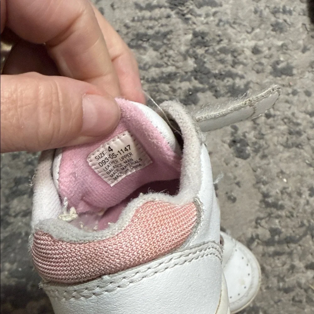 Charming White and Pink Baby Shoes with Lion Motif 90’s